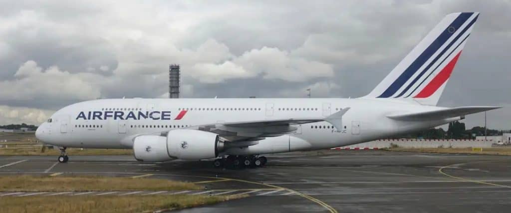 Air France First Class 777 27 1586797982529