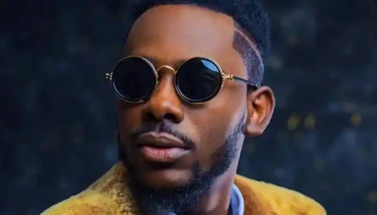 Adekunle Gold calls out Nigerian Customs over high duties