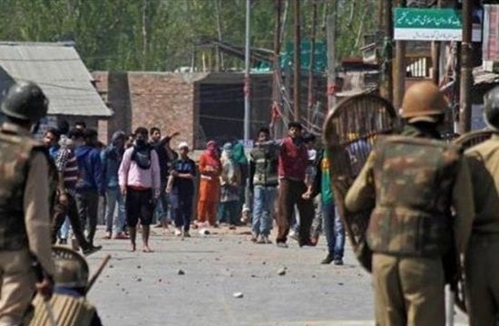 Indian firing injures several Kashmiri mourners