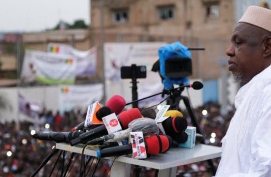 Mali 's leader in protest backs civilian 'rare bird' to lead the transition