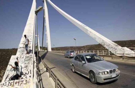 Libya reopens a highway,connects the country's east and west