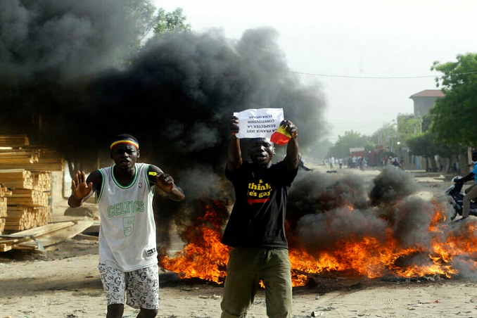 chadians shout out loud against military junta and french support