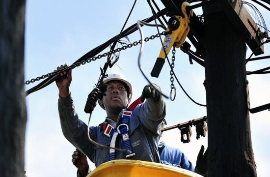 south africa power crisis causes state monopoly to open up