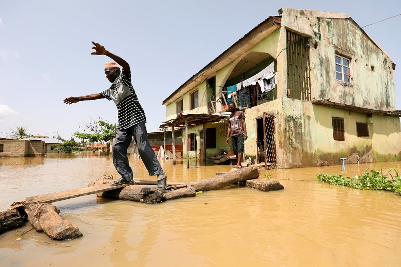 flooding in nigeria caused the deaths of over 300 people