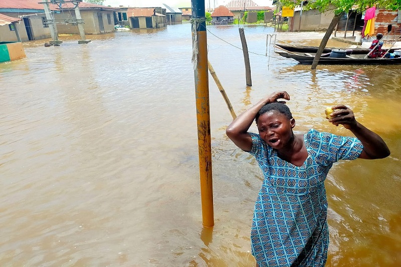 floods in nigeria displace 1.4 million; the federal government begins relief supply distribution.