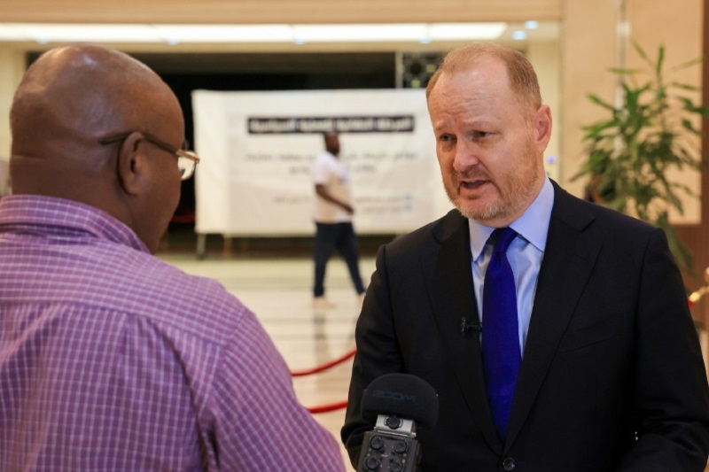 the us ambassador to sudan pushes opposition groups to join talks