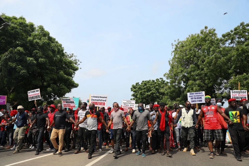 ghana engages in risky debt negotiations following the imf deal