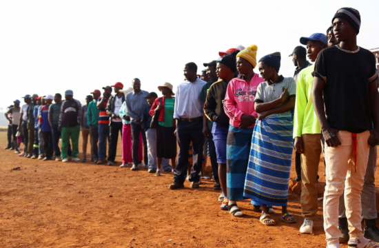 zimbabwe extends voting in selected wards after delays