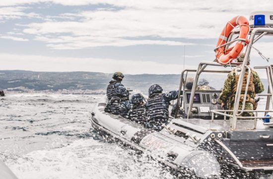 search continues for missing navy seals off somalias coast amid nighttime operations