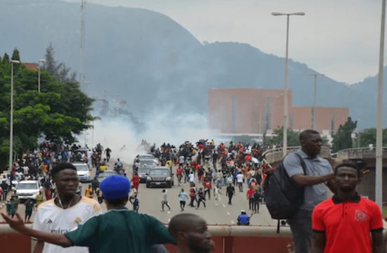 13 nigerian protestors dead in violent mass demonstrations over economic crisis