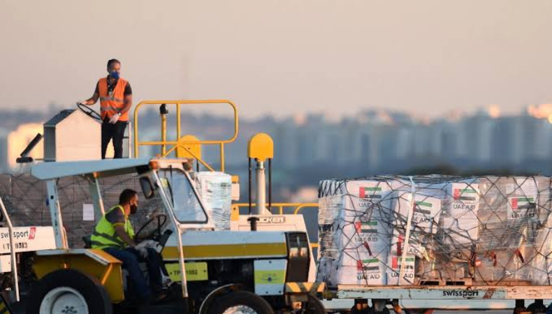 uae send off their humanitarian aid to the wobbling lebanon 20241119 214433 0000
