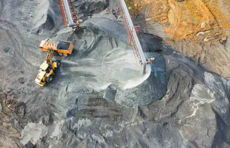 mine crumbles and kills 8 miners in zambia